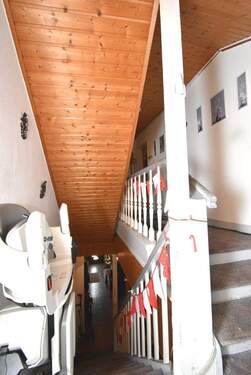 Treppenhaus rechte Haushälfte - 