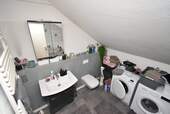 Badezimmer der Dachgeschosswohnung - 