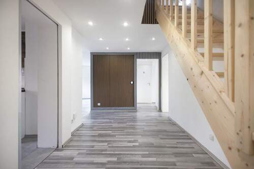 Diele - Etagenwohnung mit 75,00 m&sup2; in Bochum zum Kaufen