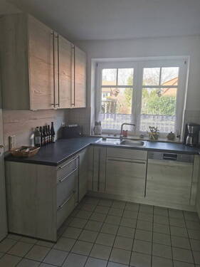 Küche links - 4 Zimmer Reihenmittelhaus in Elmshorn