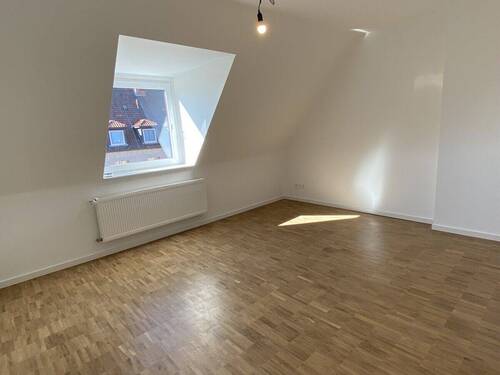 Wohnzimmer - 3 Zimmer Etagenwohnung zum Kaufen in Hannover