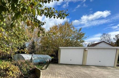 Bild 1 - 'Murner See - Magie' Großes Baugrundstück mit Pool, Garage und Privatsphäre in Rauberweiherhaus! 'Kein Bauzwang'