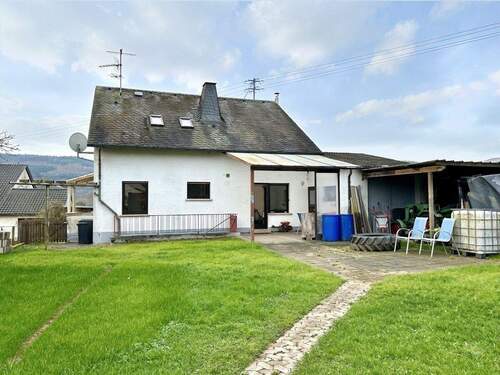 Rückansicht - 6 Zimmer Einfamilienhaus zum Kaufen in Bengel