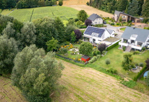 Außenansicht - 6 Zimmer Mehrfamilienhaus, Wohnhaus zum Kaufen in Leopoldshöhe