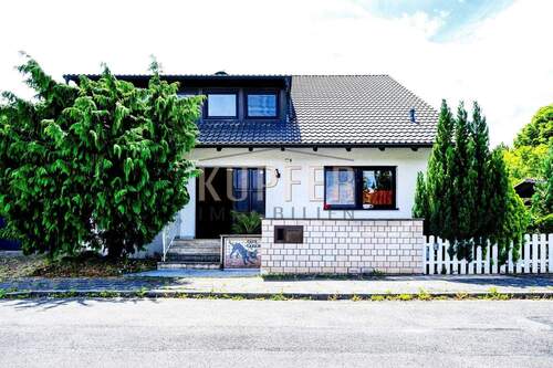 © KI Architektenhaus Nuernberg - 5 Zimmer Einfamilienhaus zum Kaufen in Nürnberg