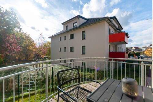 Südbalkon mit Blick ins Grüne - 