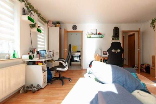 Wohnzimmer Blickrichtung Küche und Diele - 