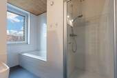 Badezimmer im Dachgeschoss - 