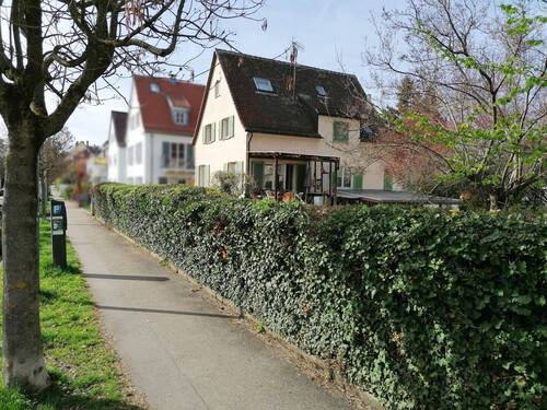 Beide Grundstücke entlang der Fuchshofstraße.jpg - 
