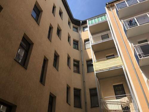 Ansicht vom Hof - 6 Zimmer Etagenwohnung zur Miete in Halle (Saale)