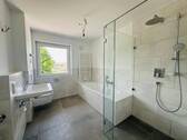 Bad - 4 Zimmer Etagenwohnung in Aying