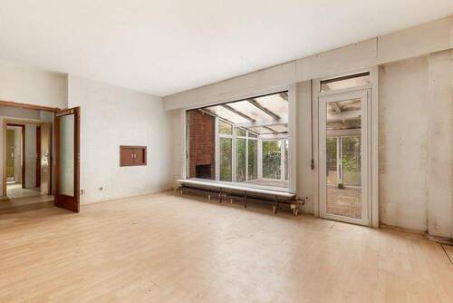 Wohnzimmer - 5 Zimmer Bungalow zum Kaufen in Berlin