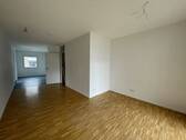 Wohnzimmer - Schöne 3-Zimmer Wohnung mit Loggia und Terrasse