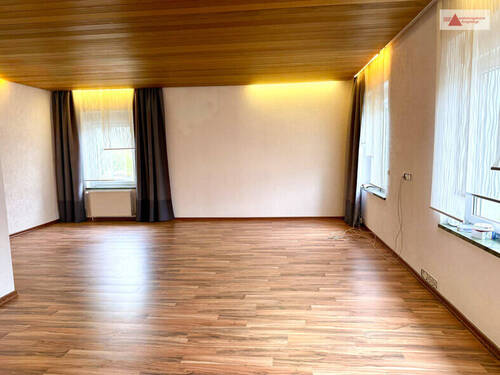 Wohnzimmer - 3 Zimmer Etagenwohnung zur Miete in Schlettau