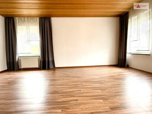 Wohnzimmer - 3 Zimmer Etagenwohnung in Schlettau