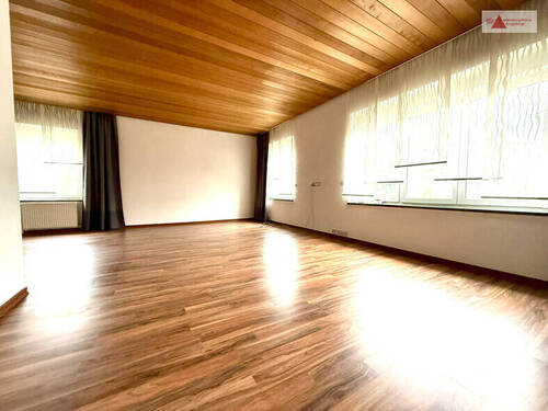 Wohnzimmer - Etagenwohnung mit 70,00 m&sup2; in Schlettau zur Miete