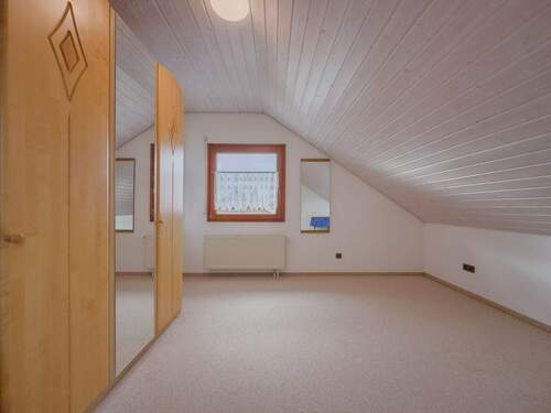 12 Zimmer 2 - 