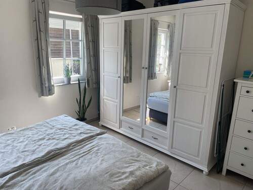 Schlafzimmer Ansicht 2 - 