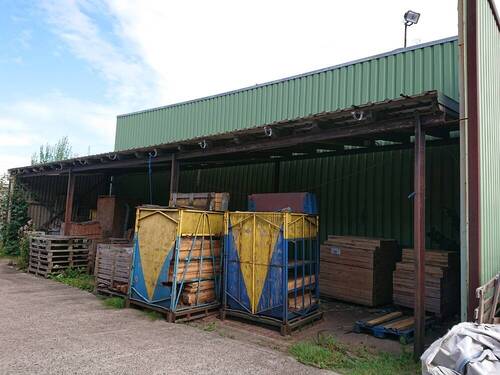 Überdachung an Halle 1 - 