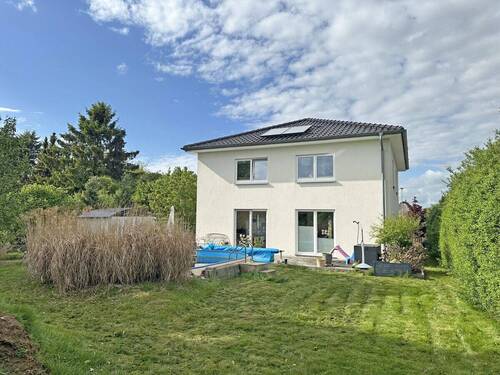 Haus und Pool - 3 Zimmer Einfamilienhaus in Hornbek