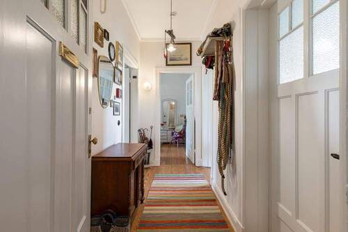 Großzügiger Flur - Etagenwohnung mit 74,00 m² in Hamburg zum Kaufen