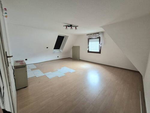 Kinderzimmer 1 Wohnung 2.jpeg - 