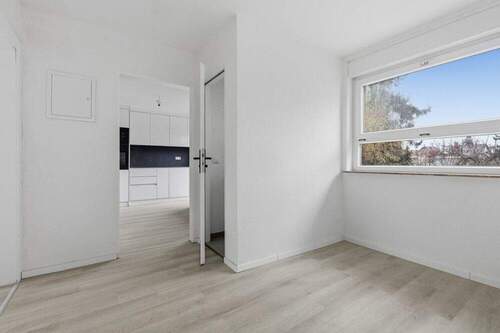 Eingangsbereich - Wohnen zum Wohlfühlen - frisch sanierte 3-Zimmer-Wohnung mit Balkon & Gartenanteil