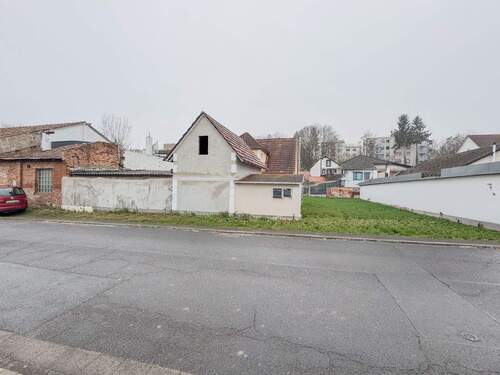 Zufahrt zum Haus.jpg - Ein Haus, viele Möglichkeiten-Zweifamilienhaus mit Ausbau- und Erweiterungspotenzial