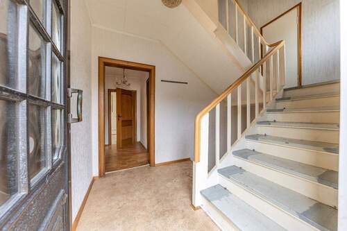 Flur Erdgeschoss - 4 Zimmer Einfamilienhaus zum Kaufen in Dortmund