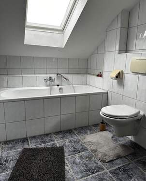 Badezimmer Bild 2 - Einfamilienhaus mit 145,00 m&sup2; in Winhöring zum Kaufen