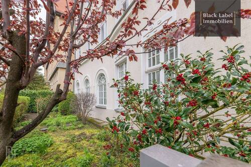 Vordergarten - Altbauflair trifft Gartenidylle - Stilvolle 4-Zimmer-Wohnung mit Terrasse im bezaubernden Westend