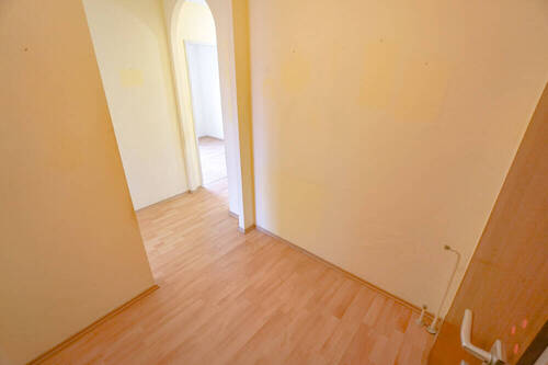 Praktisch geschnittene Diele mit viel Platz - 3 Zimmer Etagenwohnung in München-Milbertshofen-Am Hart