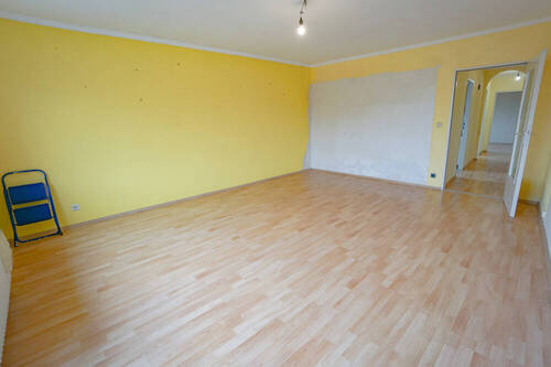 Lichtdurchfluteter Wohnraum mit gemütlichem Charme - 