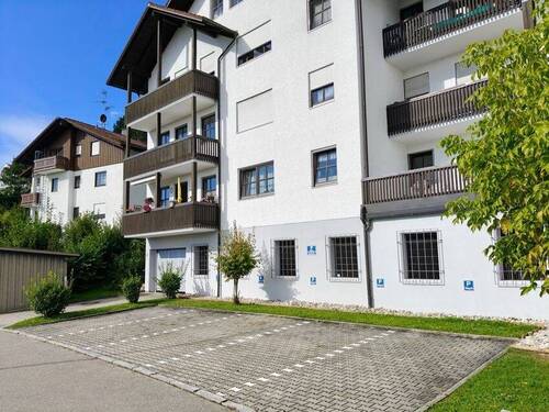 neuwertig ausgestattete 2-Zimmer-Eigentumswohnung mit Tiefgarage - 2 Zimmer Etagenwohnung zum Kaufen in Bad Griesbach im Rottal