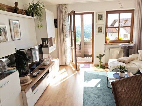 Wohnen mit Zugang zum Balkon - 