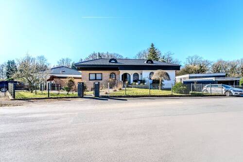 Außenansicht - Exklusiver Bungalow in idyllischer Waldrandlage - Luxus und Natur in perfekter Harmonie
