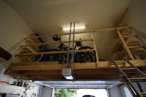 Stauraum oben in Garage.png - 