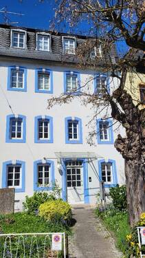 Bild 1 - Tolle, charmante 2 ZKB Wohnung mit Charme, Küche ausgestattet, Badewanne, Sprossenfenster& Keller.