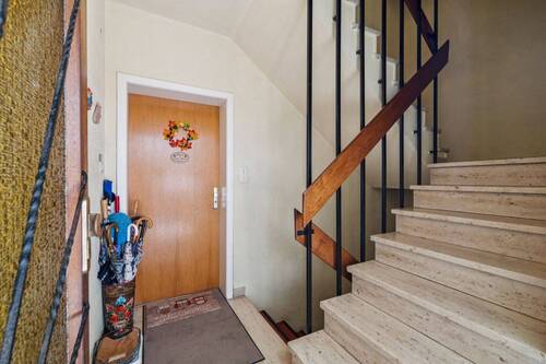 Wiesbaden Rambach Mehrfamilienhaus (23) - 