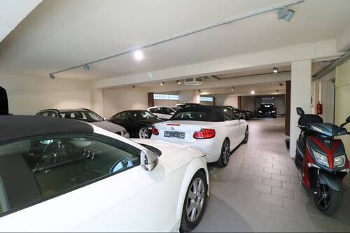Ausstellugnsfläche 1. OG - Ausstellungsfläche + Büro auf Hamburgs Automeile
