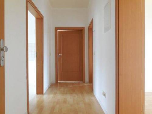 06 Flur-Musterfoto.jpg - 