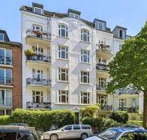 Möblierte 4,5-Zimmer Altbau-Erdgeschosswohnung mit zwei Terrassen in begehrter Lage - Hamburg Hoheluft-Ost