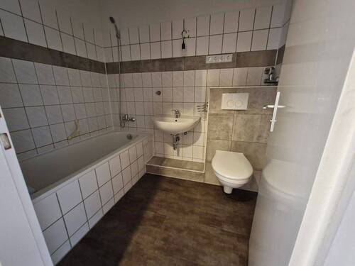 Badezimmer - 3 Zimmer Etagenwohnung in Wuppertal