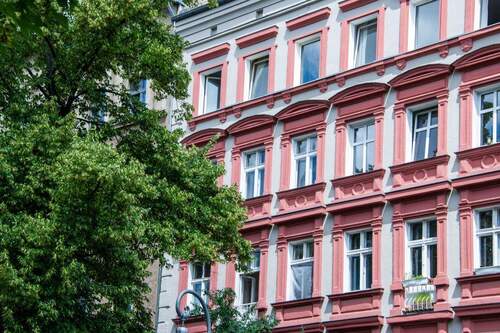 Fassade - 2 Zimmer Etagenwohnung zum Kaufen in Berlin