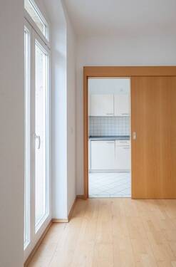 Blick zur Küche - Etagenwohnung mit 57,00 m&sup2; in Berlin zum Kaufen