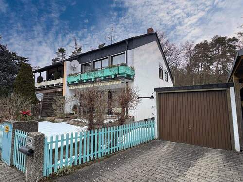 Ansicht - 4 Zimmer Doppelhaushälfte zum Kaufen in Zirndorf