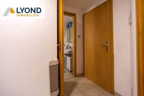 Schlafzimmer zu Haustür und Badezimmer (WE RE) - 