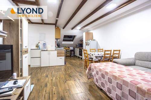 Wohnbereich zu Küche ( WE links) - 