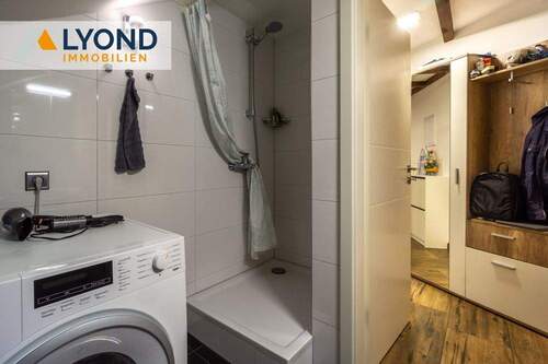 Badezimmer bild 2 (WE Links) - 4 Zimmer Etagenwohnung in Moers