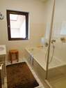 Vollbad m. Dusche, OG - 